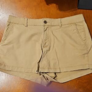 GAP Tan Bermuda Shorts Classic Chino Style